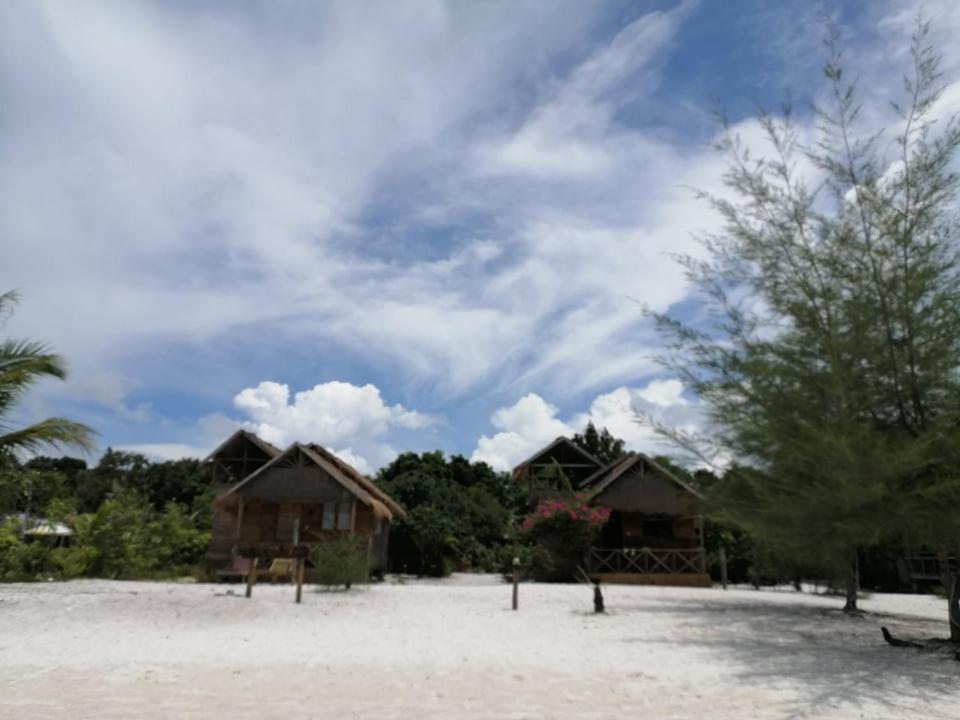 Green Blue Beach Hostel เกาะรงสำลน ภายนอก รูปภาพ