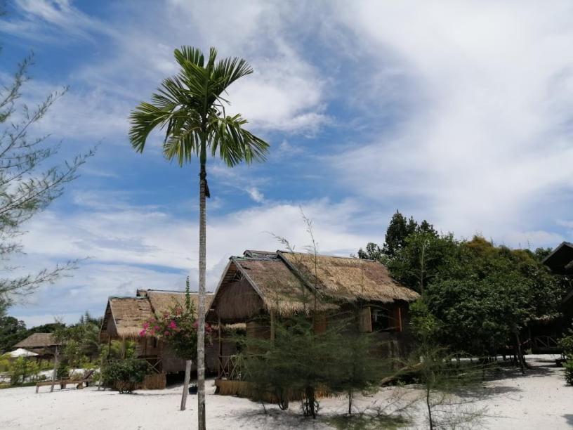 Green Blue Beach Hostel เกาะรงสำลน ภายนอก รูปภาพ