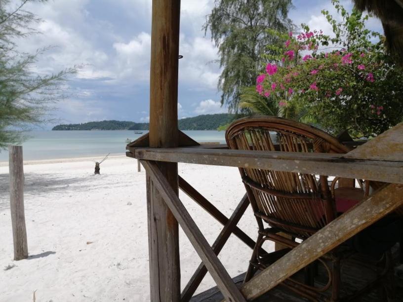 Green Blue Beach Hostel เกาะรงสำลน ภายนอก รูปภาพ