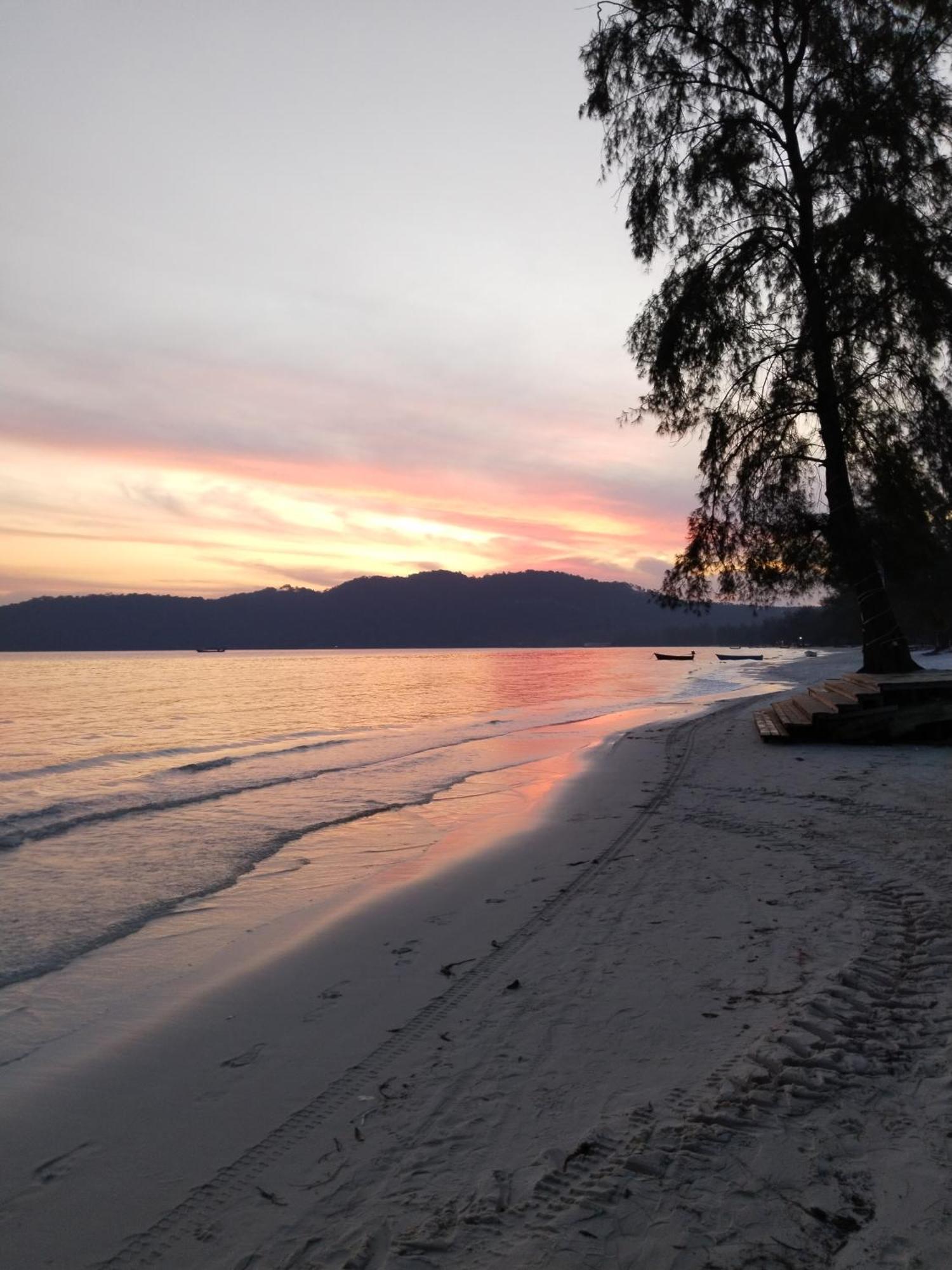 Green Blue Beach Hostel เกาะรงสำลน ภายนอก รูปภาพ